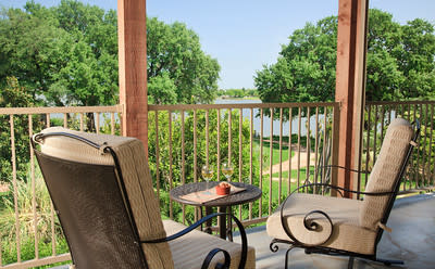 InnLG-balcony-1.jpg