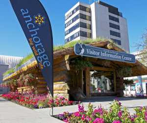 Log cabin visitor center in Anchorage