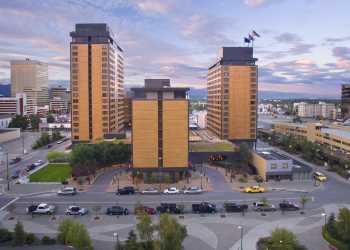 Hotel Captain Cook Exterior from across Fourth Avenue