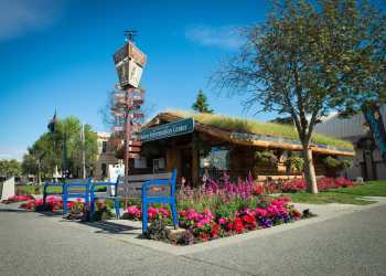 Anchorage log cabin visitor center