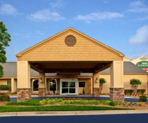 Courtyard by Marriott Hamilton Place