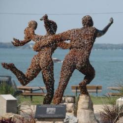 statue