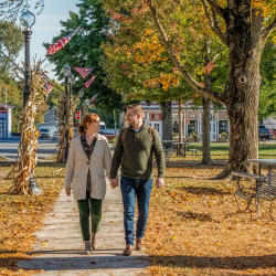 Milan square couple fall