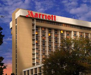Hotels deals near airport