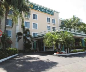 Hotels in Sunrise FL  Close to Sawgrass Mills & BB&T Center