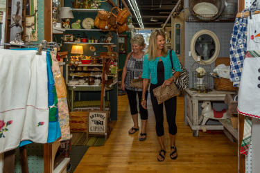 Antique Alley Ladies Shopping