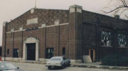 Brownsburg's College Avenue Gym was used in Hoosiers prior to it being demolished in 1990.