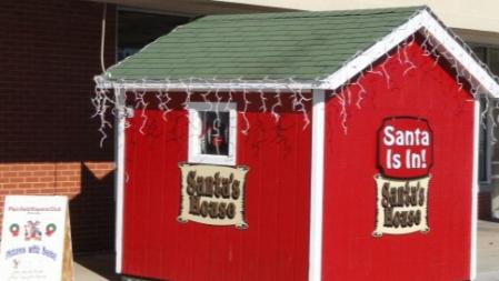 Plainfield Kiwanis Club Santa House (Photo Courtesy of Kiwanis Facebook Page)