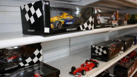 Gearheads diecast and other racing gifts