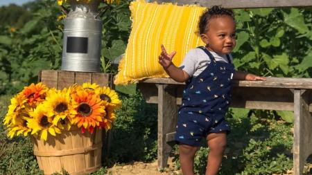 Sunflower Photo Ops (Photo courtesy of Beasley's Orchard Facebook page)