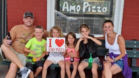 Everyone loves Amo Pizza! (Photo courtesy of Amo Pizza on Facebook)