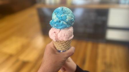 Double Scoop of Lil' Blue Panda and Strawberry at Danville Dips