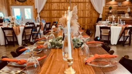 A wedding table, set at the Memories Wedding Barn.