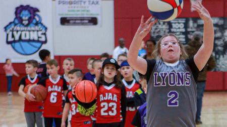 Indiana Lyons games are a blast for the kids, too! (Photo by TOPPLevel Entertainment, LLC)