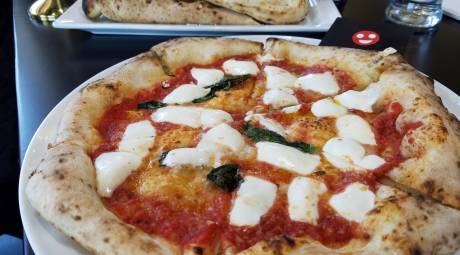 Midici Pizza