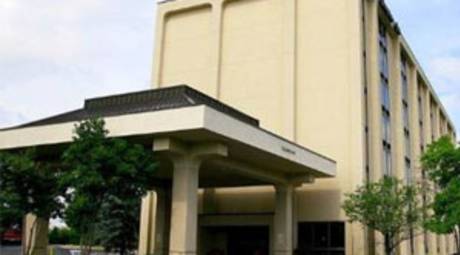 Elmwood Park Zoo - Hotels