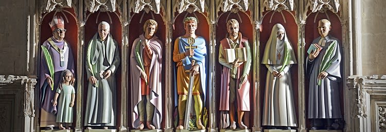 Rory Young's sculptures in the nave screen at St Alban's Cathedral