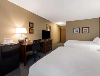 Standard Double Queen Room