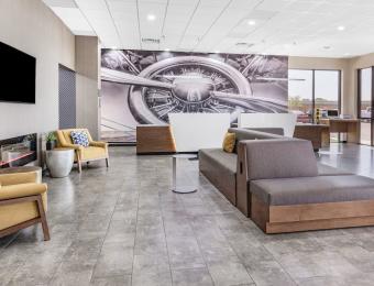Hawthorn Suites Airport 1