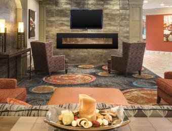 Holiday Inn East Wichita I35 Lobby