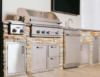 Outdoor Kitchen