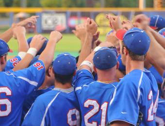 Sports-Recreation_NBC World Series_High Five_2010_Steve Crecelius_Visit Wichita Internal use.jpg