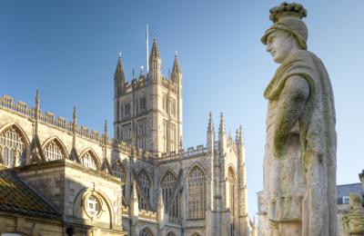 Roman Baths balcony with Bath Abbey in the background