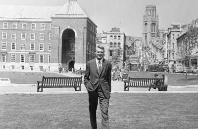 A black and white image of Cary Grant on College Green in Bristol - credit Bristol Post