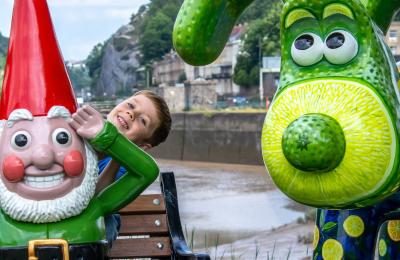 Norbot and Gromit for Gromit Unleashed 3 in front of Clifton Suspension Bridge - credit Ambitious