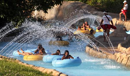 Hurricane Harbor Chicago Lazy River Tubing at six flags great america water park