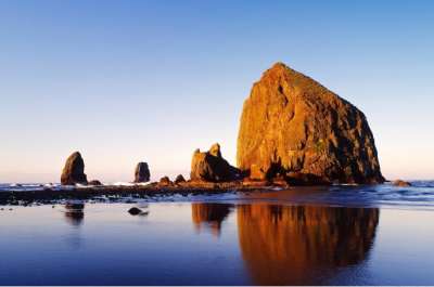 Oregon Coast Haystack Rock In Cannon Beach Oregon