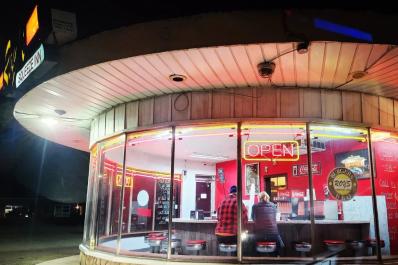 roy's at night