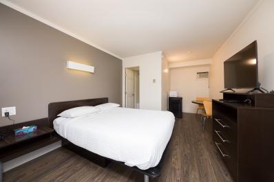 Motel 6 2022 Room