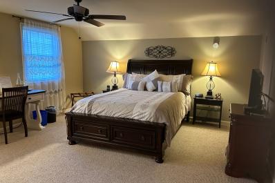 Ampersand Inn 2