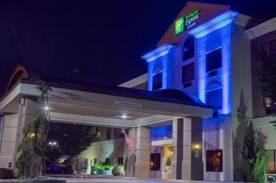 Holiday Inn Express front entrance