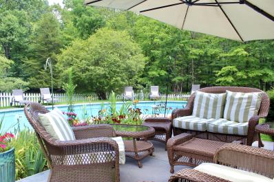 Ampersand Inn 10