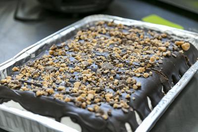 Lou Perrine's Mama P's HoHo Cake