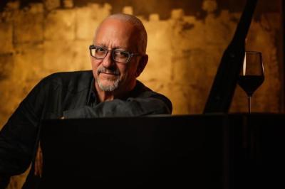 Raul Murciano: Cuban Crossroads