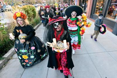 Día de Muertos Offerings