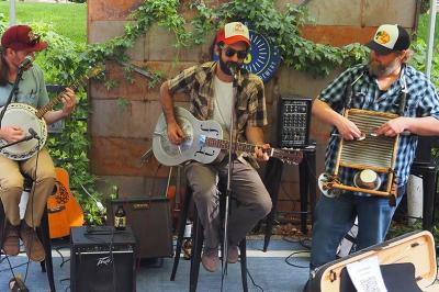 Tappin’ Pickin’ & Peelin’