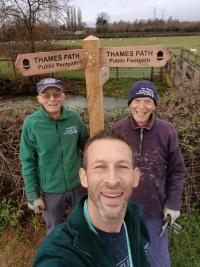 Finger post installation