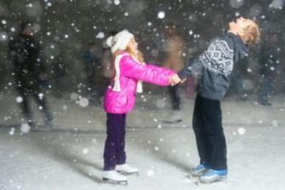 Children ice skating at Evans on Ice