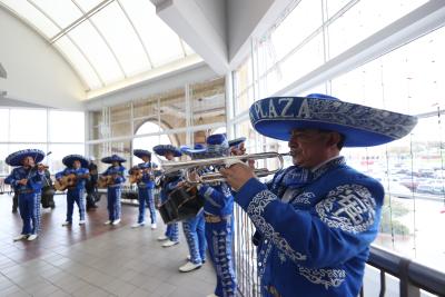 La Gran Plaza Mariachi