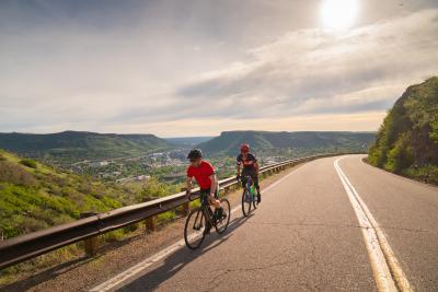 Two cyclers climbing Lookout Mountain