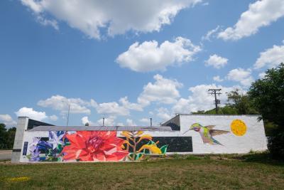 Photos: Rockford Peaches mural underway in Midtown