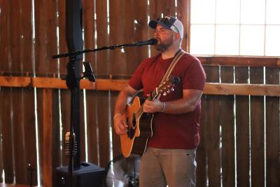 Nate Michaels performs at Music in the Barn