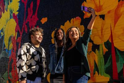 Mural Park selfies