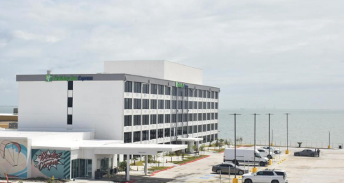 Holiday Inn Express Beachfront