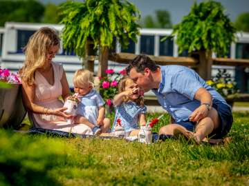 Family eating ice cream at Patterson Farm