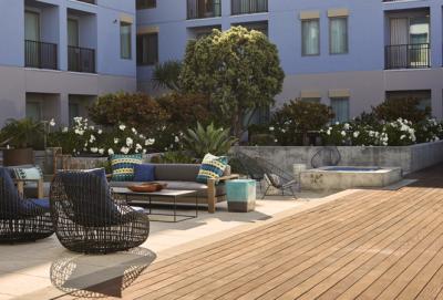 Shorebreak patio